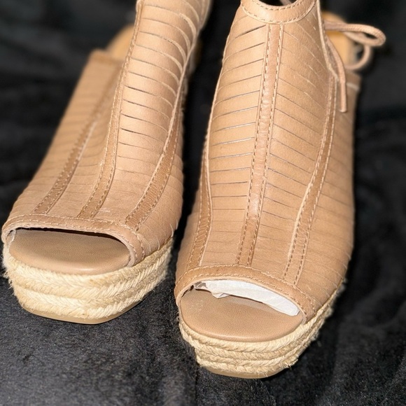 Lucky Brand Tan Wedges with Textured Upper and Wrap-Around Design - Picture 9 of 11